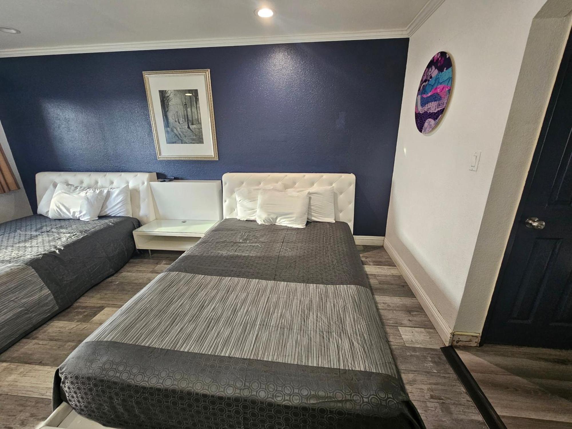 Flamingo Motel 2*